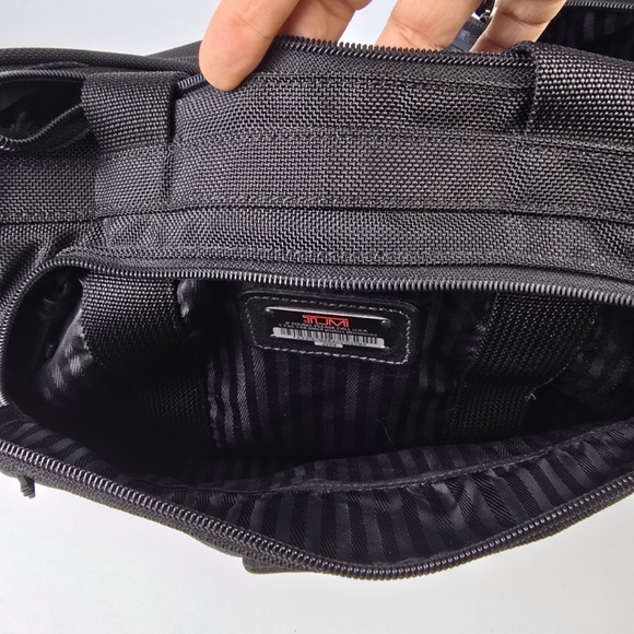 TUMI Alpha Weekend Bag Carry-On Duffle Black Ballistic Nylon 18"x 7"x 11" 221D3 - Picture 7 of 14